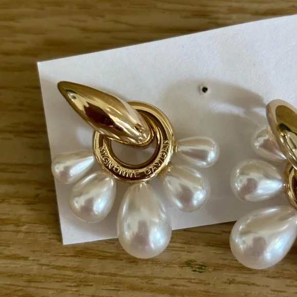 Mignonne Gavigan Margot Pearl Drop Earrings - Picture 6 of 6